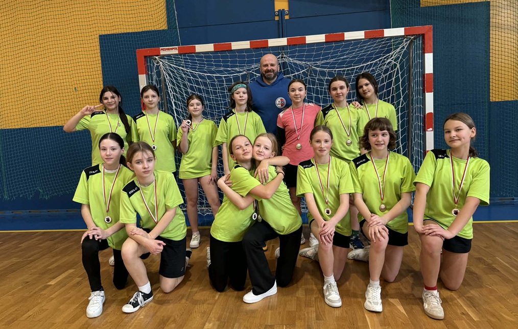 reprezentacja szkoły w piłkę ręczną dziewcząt_16.02.26_